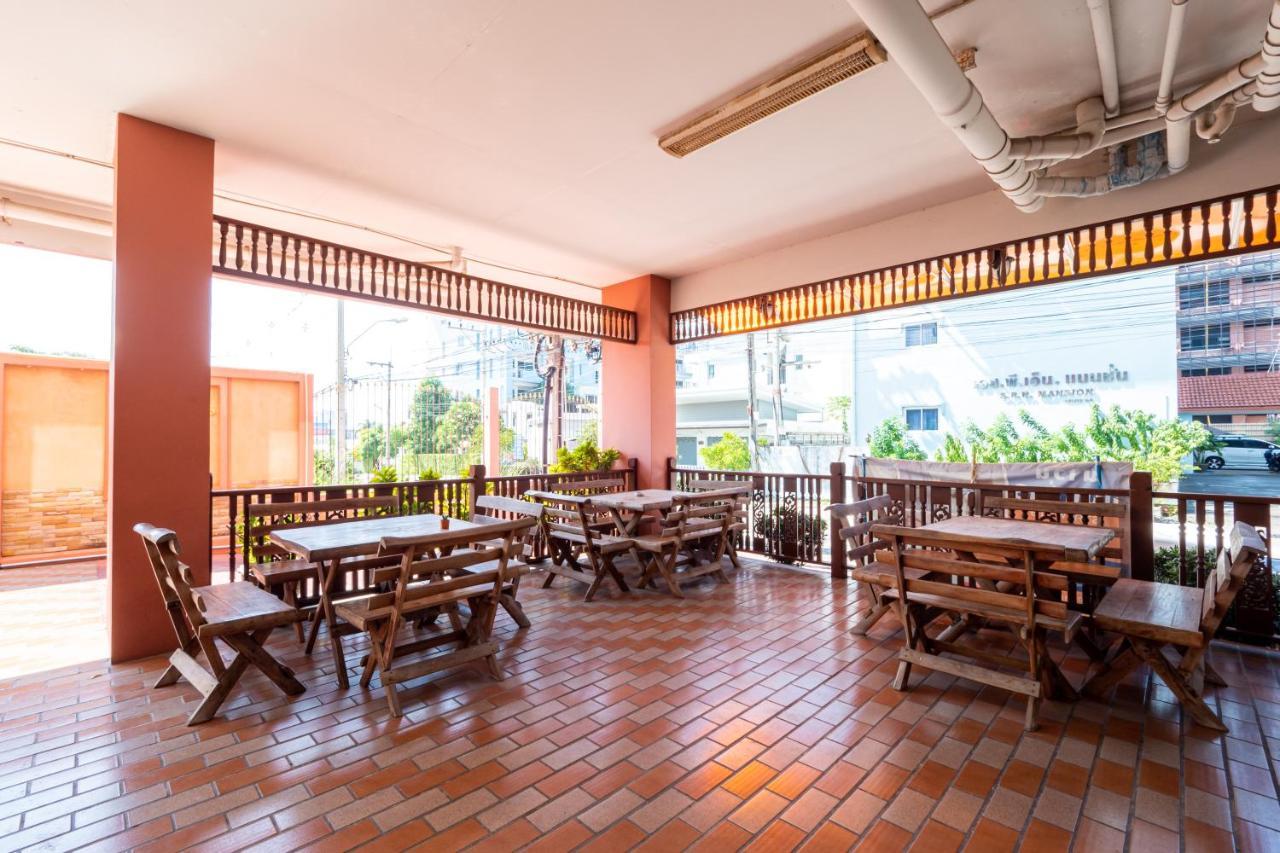 Reddoorz Navin Mansion 3 Pattaya Hotel Exterior photo