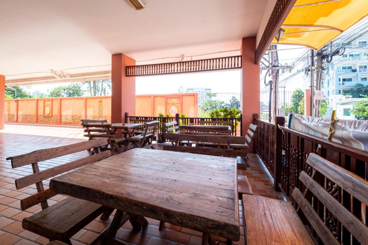 Reddoorz Navin Mansion 3 Pattaya Hotel Exterior photo