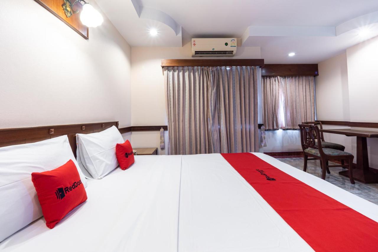 Reddoorz Navin Mansion 3 Pattaya Hotel Exterior photo