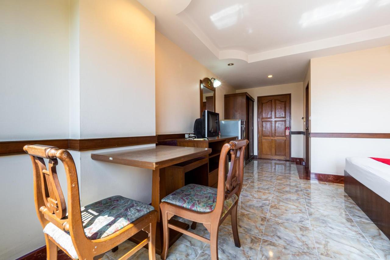 Reddoorz Navin Mansion 3 Pattaya Hotel Exterior photo