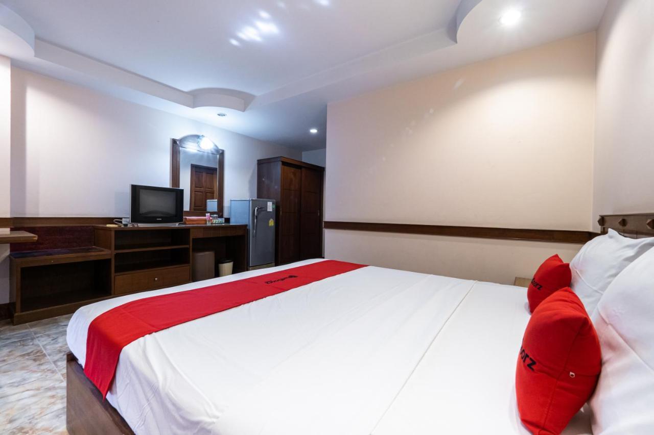 Reddoorz Navin Mansion 3 Pattaya Hotel Exterior photo