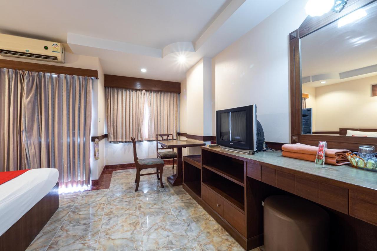 Reddoorz Navin Mansion 3 Pattaya Hotel Exterior photo