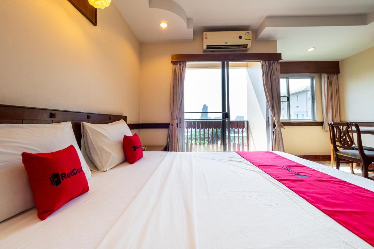 Reddoorz Navin Mansion 3 Pattaya Hotel Exterior photo