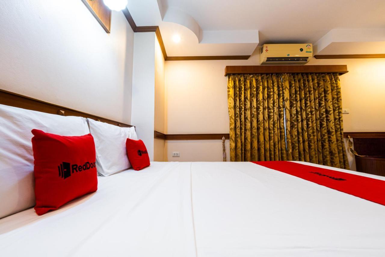 Reddoorz Navin Mansion 3 Pattaya Hotel Exterior photo