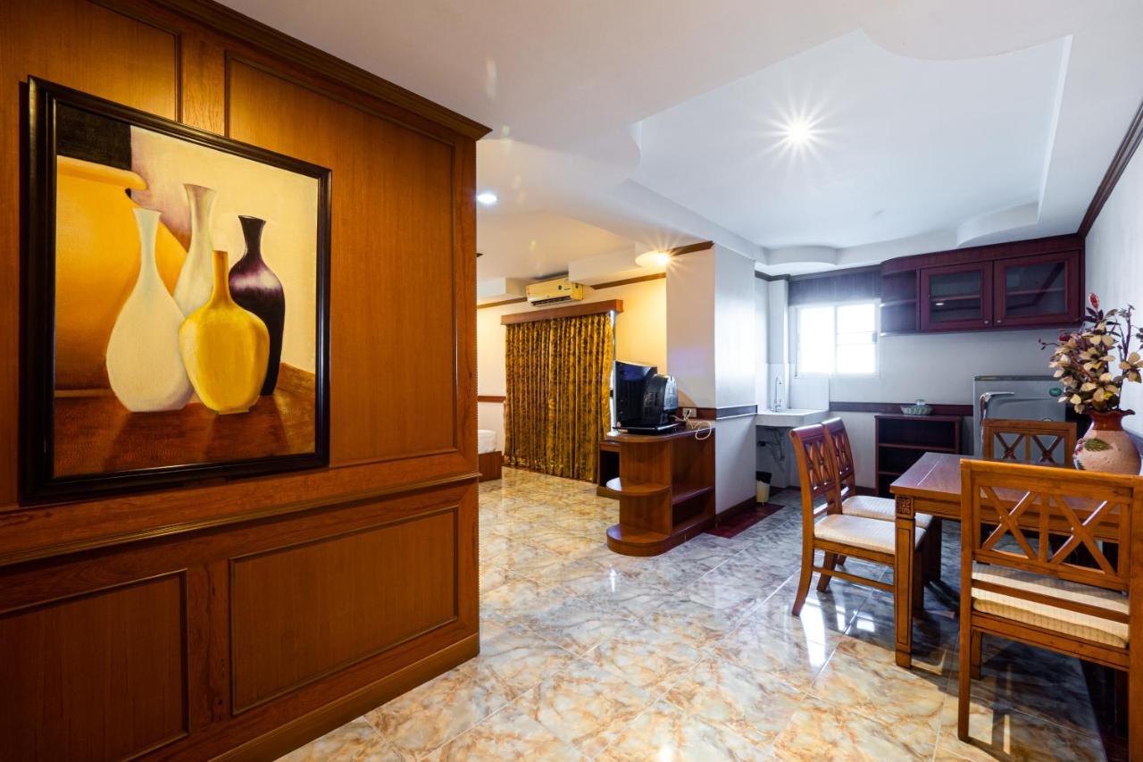 Reddoorz Navin Mansion 3 Pattaya Hotel Exterior photo