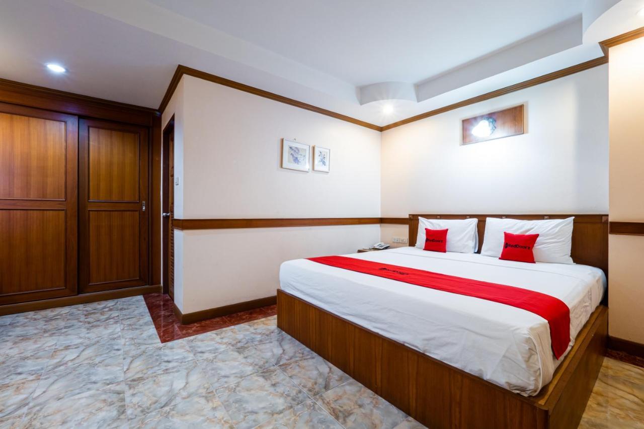 Reddoorz Navin Mansion 3 Pattaya Hotel Exterior photo